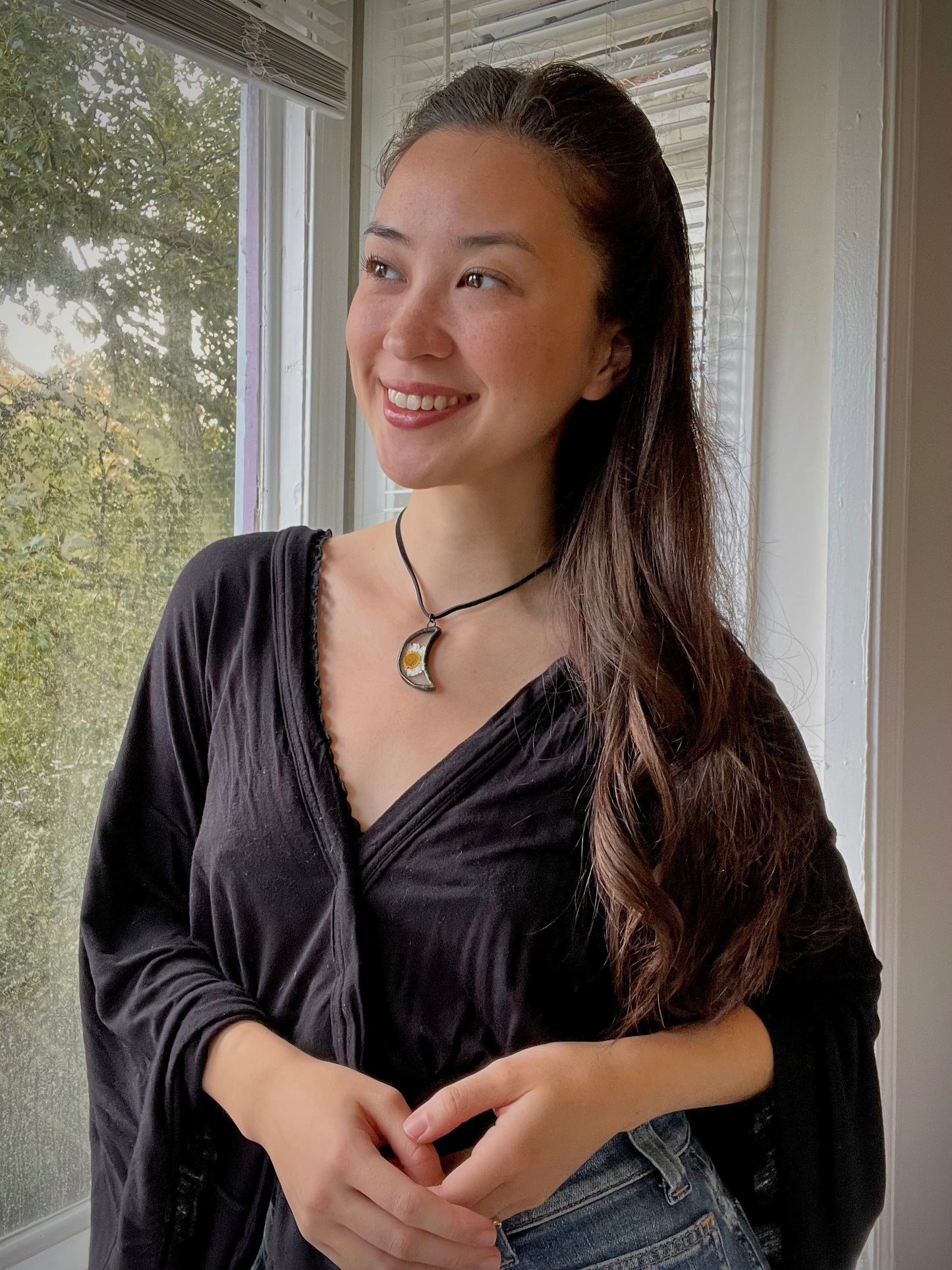 Black Daisy Necklace